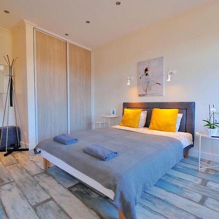 Gertrudes Residence Stay In Light-Filled Studio Apartment In Central Riga Exterior photo