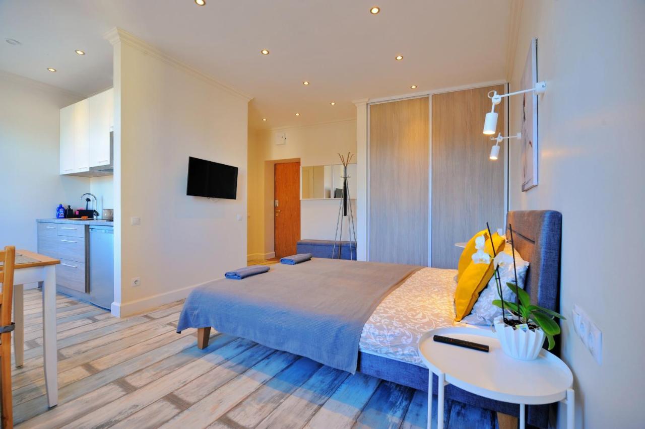 Gertrudes Residence Stay In Light-Filled Studio Apartment In Central Riga Exterior photo